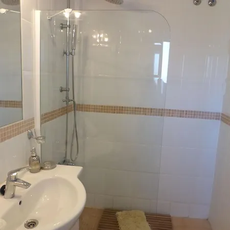 2 Bedroom Apartment *