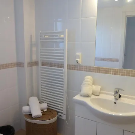2 Bedroom Apartment *